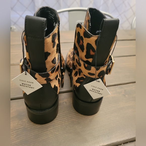 Cole Haan Harrington Cheetah print real calf fur size 7 1/2 booties - Picture 3 of 7